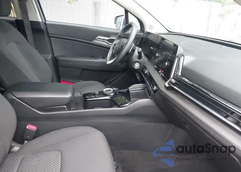 2023 Kia Sportage Hybrid Lx z USA, uszkodzony, nr VIN KNDPUCAGXP7030172